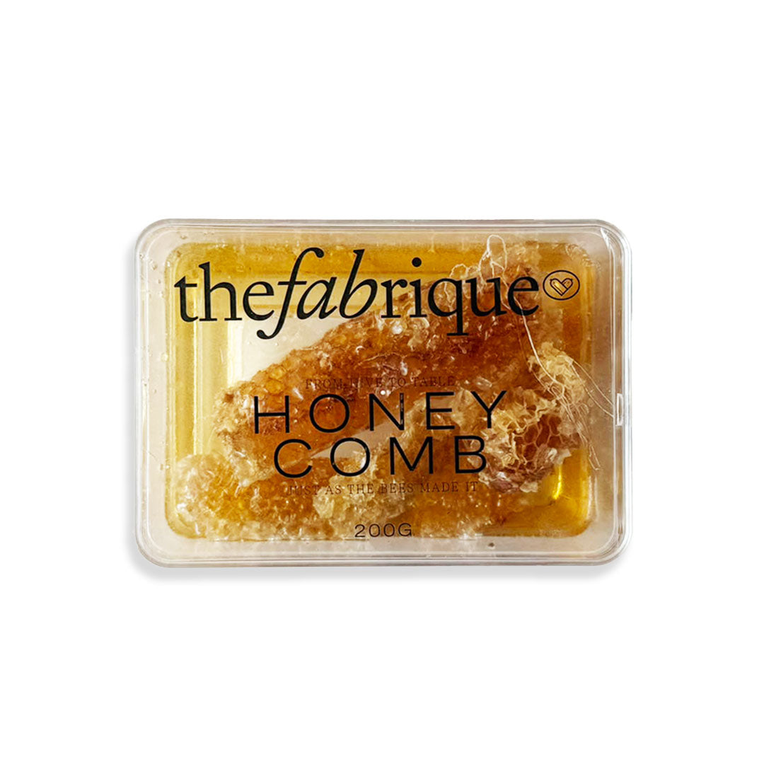 Honeycomb in a packaging with 'thefabrique' branding on a white background